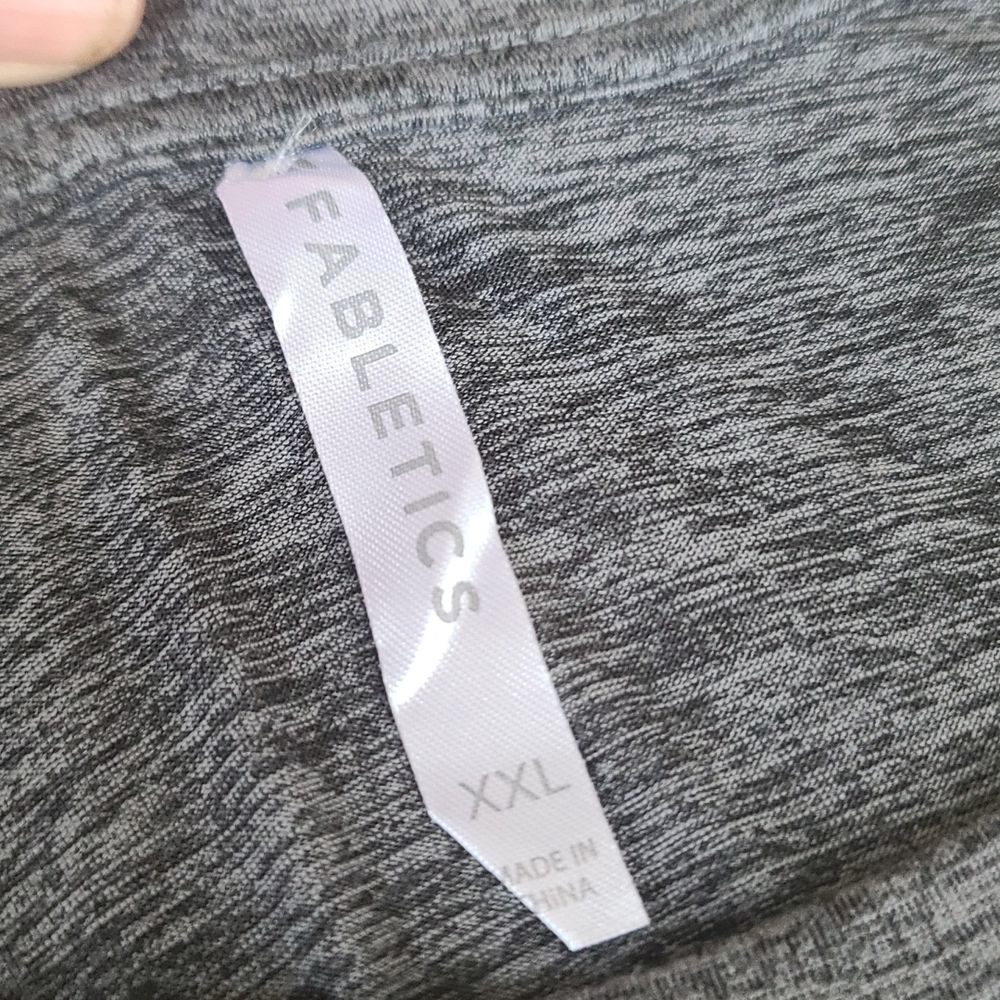 Plus Size Fabletics Woman's Workout Top - image 8